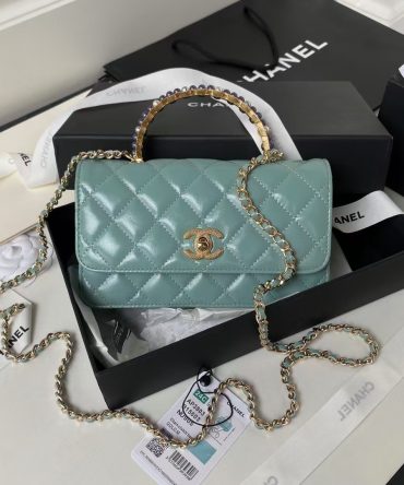 Chanel 24P AP3803 Shiny Crinkled Lambskin Chain Clutch Pearl Handle Green